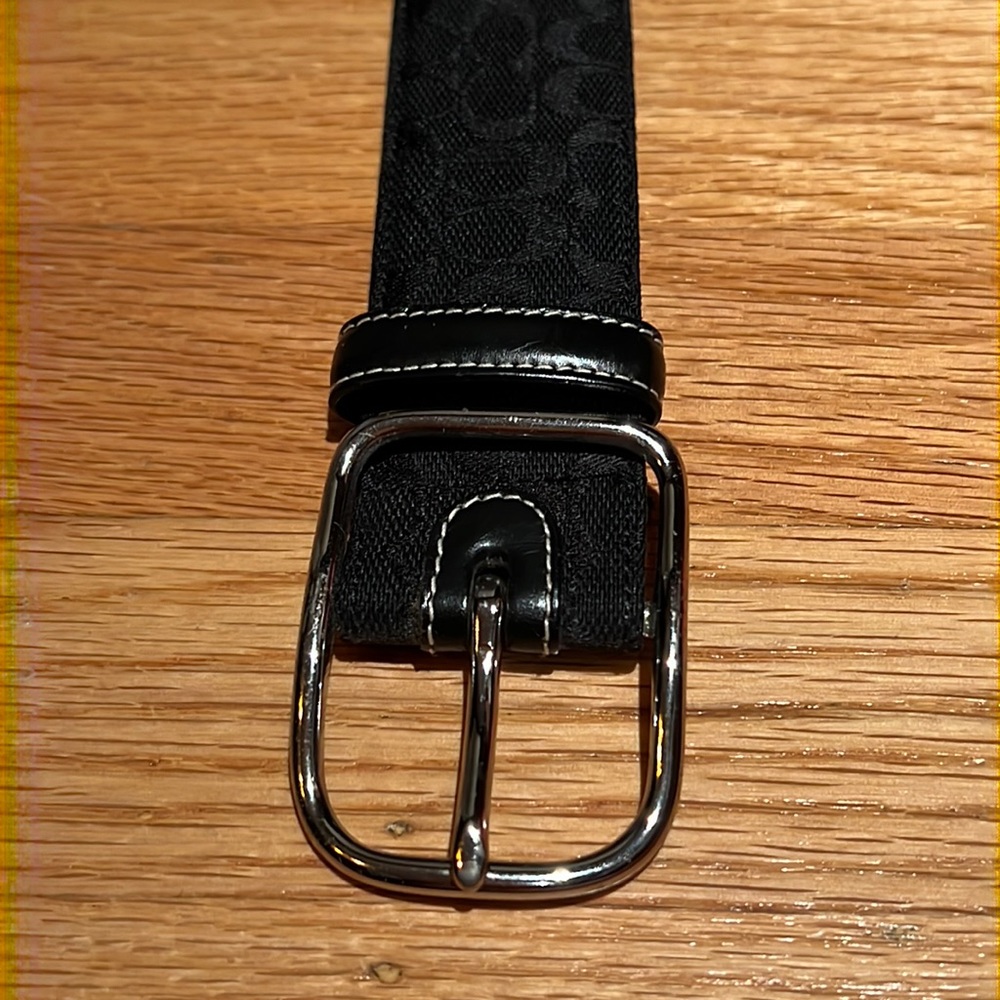 Coach signature belt